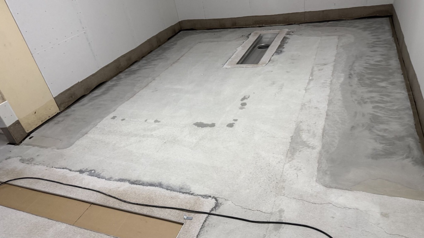 Förberedd betongyta i storköket hos Hotell Månen
